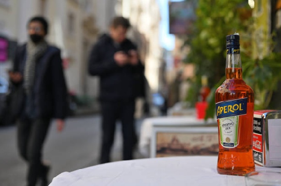 Итальянская Campari требует запретить импорт Aperol в Россию Итальянская Campari требует запретить импорт Aperol в Россию