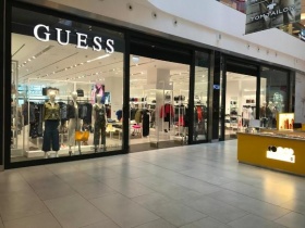 Американская Guess выкупила долю российского партнера в бизнесе