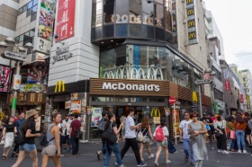 McDonald's сотрудничает с китайским регулятором после сообщений о проблемах с некачественными продуктами питания