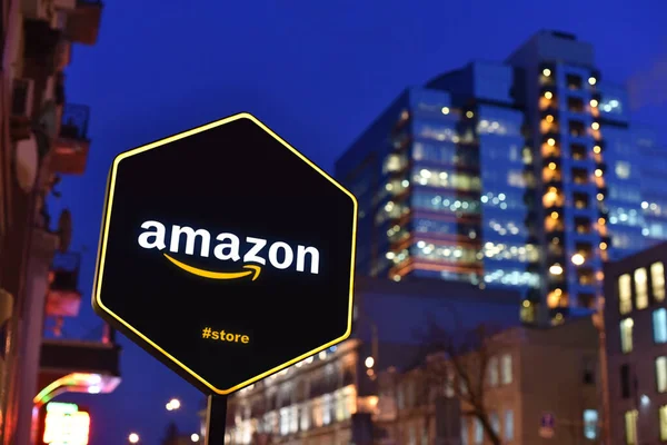 Amazon откажется от системы расчетов за покупки без касс в продуктовых магазинах Amazon откажется от системы расчетов за покупки без касс в продуктовых магазинах