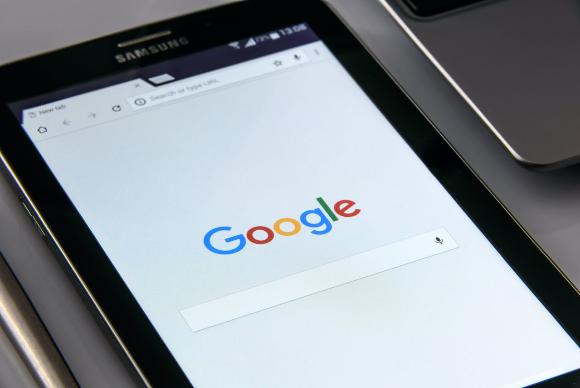Google работает над включением рекламы в поиск с использованием генеративного ИИ Google работает над включением рекламы в поиск с использованием генеративного ИИ
