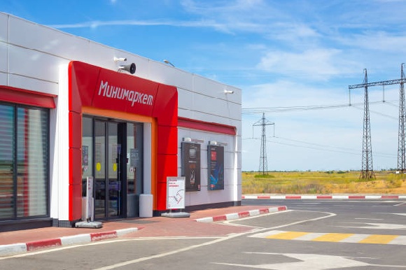 Аналитики составили рейтинг регионов по тратам в магазинах при АЗС Аналитики составили рейтинг регионов по тратам в магазинах при АЗС