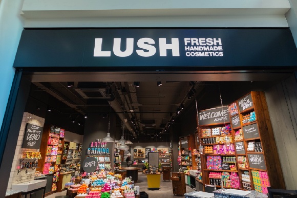 Lush закрывает российские магазины и распродаёт остатки Lush закрывает российские магазины и распродаёт остатки