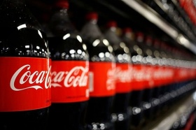 Продажи Coca-Cola HBC в России во II квартале упали почти вдвое