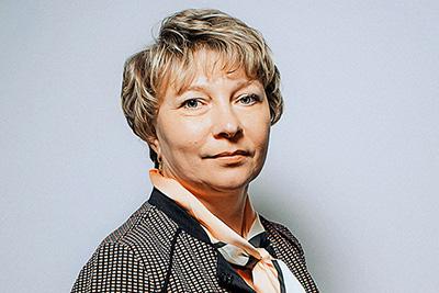 Робот Юля у телефона, или Цифровизация клиентских сервисов в логистике Робот Юля у телефона, или Цифровизация клиентских сервисов в логистике