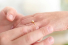 Помолвочные кольца реже всего покупают мужчины до 25 лет