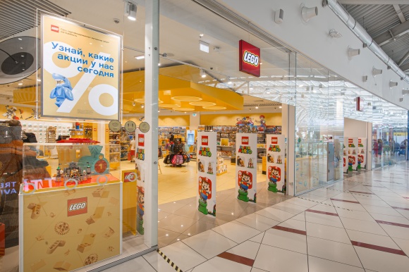 LEGO отмечает 13 лет в России LEGO отмечает 13 лет в России
