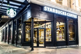 Ресторатор Пинский и певец Тимати выкупили все активы сети кофеен Starbucks в России