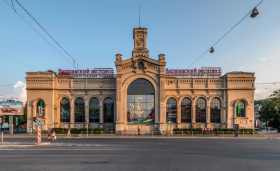 В Петербурге в здании Варшавского вокзала открылся фуд-холл Vokzal 1853
