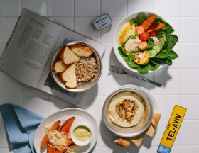 В Яндекс Лавке появилась эксклюзивная готовая еда от семи новых ресторанов-партнёров сервиса