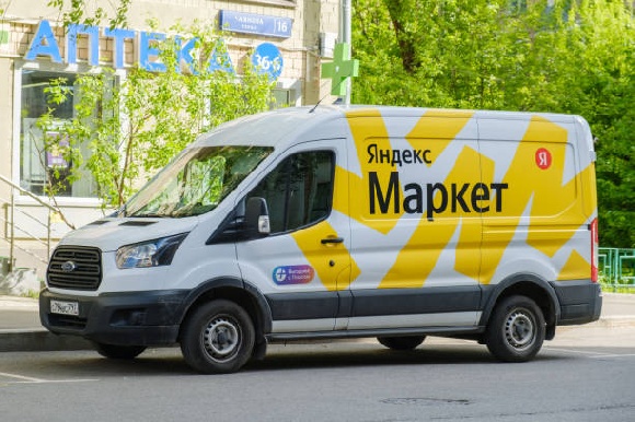 В «Яндекс Лавке» теперь можно заказывать товары из «Яндекс Маркета»