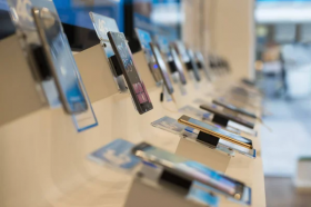 Смартфоны от Samsung и Apple опустились на 3 и 4 место по продажам в РФ в 2022 году