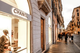 Chanel начала отказываться от аренды площадей для своих бутиков