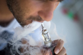 В жидкости для «электронных сигарет» запретят добавлять ароматизаторы