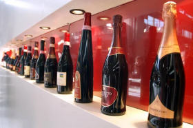Минфин повысил минимальную розничную цену на игристое вино до 239 рублей за 0,75 л 